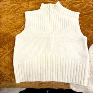 Steve Madden sweater vest with mock turtleneck size large